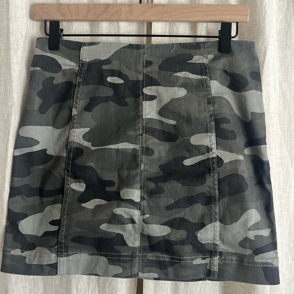 Jolt Camo Print Mini Skirt